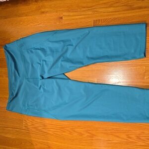 Old Navy Active Elevate Geen Legging